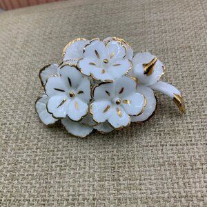 Cara China Staffordshire Vintage White Porcelain Flowers Gold Tone Trim Brooch